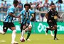 Substituído no intervalo, meia do Grêmio vira preocupação para semifinal do Gauchão