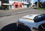 Mulher morre após ser atropelada e arrastada por caminhão em Caxias