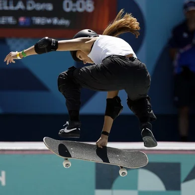 Brazil's Dora Varella competes in the women's park skateboarding prelims during the Paris 2024 Olympic Games at La Concorde in Paris on August 6, 2024.Odd ANDERSEN / AFP