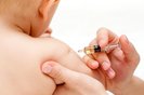 Bebê tomamdo injeção; vacina. Foto:  Dmitry Naumov / stock.adobe.comIndexador: Dmitry NaumovFonte: 17984329<!-- NICAID(15743639) -->