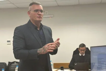 Homem torturado por dono de haras em Farroupilha nunca mais voltará a trabalhar e há quatro anos faz tratamento psicológico, diz promotor Ronaldo Lara Resende.<!-- NICAID(16069564) -->