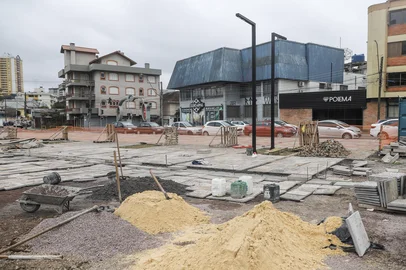 CAXIAS DO SUL, RS, BRASIL. 24-07-2025. Obras de revitalização da Estação Férrea de Caxias e da locomotiva.Indexador: Bruno Todeschini<!-- NICAID(16087310) -->