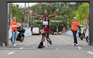 Corrida/evento/maratona New Balance 42k Porto Alegre. Campeão, Paulo Paula<!-- NICAID(15747028) -->