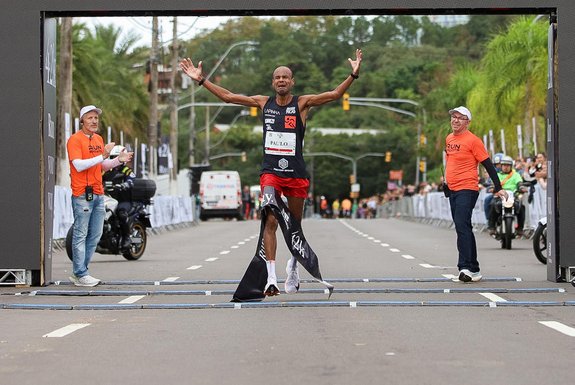 Corrida/evento/maratona New Balance 42k Porto Alegre. Campeão, Paulo Paula<!-- NICAID(15747028) -->