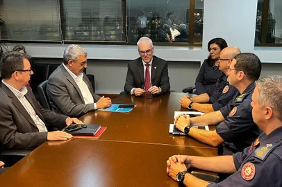MP realiza reunião com prefeitura de Porto Alegre e Corpo de Bombeiros após incêndio matar 10 pessoas em pousada<!-- NICAID(15748459) -->
