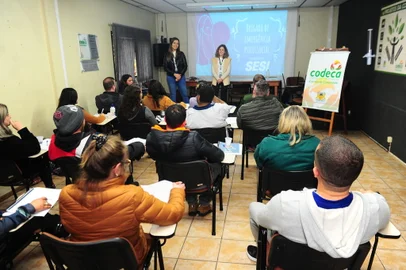 ExhibitionCAXIAS DO SUL, RS, BRASIL, 14/09/2022. Funcionários da Codeca estão fazendo aulas do programa Brigada Psicossocial. A capacitação é para os funcionários atenderem os colegas durante crises. (Porthus Junior/Agência RBS)<!-- NICAID(15207420) -->