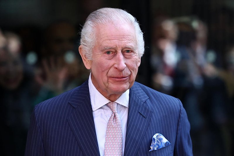 Britain's King Charles III arrives to visit the University College Hospital Macmillan Cancer Centre in London on April 30, 2024. Charles is making his first official public appearance since being diagnosed with cancer, after doctors said they were "very encouraged" by the progress of his treatment. (Photo by HENRY NICHOLLS / AFP)Editoria: HUMLocal: LondonIndexador: HENRY NICHOLLSSecao: imperial and royal mattersFonte: AFPFotógrafo: STF<!-- NICAID(15749038) -->