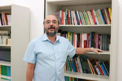 Cientista político Leonardo Avritzer lança o livro O Golpe Bateu na Trave - Democracia, Ordem e Desordem no Brasil, onde analisa a tentativa de golpe no Brasil entre 2022 e 2023 e a punição dos envolvidos com o golpismo. <!-- NICAID(16199040) -->