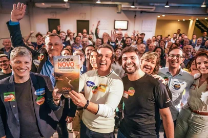 Líderes do Novo apresenta sugestões para o planod e governod e Zucco <!-- NICAID(16301238) -->