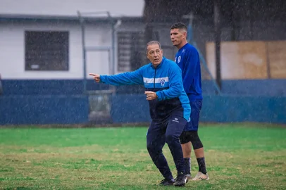 Glória realiza treinamento em preparação para a Divisão de Acesso.<!-- NICAID(16037043) -->