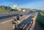 Ocupante de motocicleta morre após colisão e atropelamento na RS-239, em Araricá 