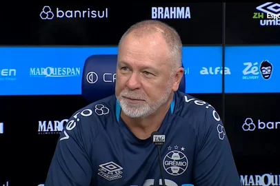 22/4/2025 - Apresentação Mano Menezes no Grêmio<!-- NICAID(16021560) -->