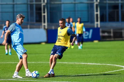 PORTO ALEGRE, RS, BRASIL, 14/08/2018 - Treino do Grêmio, que ocorreu na manhã dessa terça feira. (FOTOGRAFO: OMAR FREITAS / AGENCIA RBS)<!-- NICAID(13691810) -->