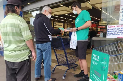 Trote Solidário do curso de Medicina da UCS arrecada donativos para o Banco de Alimentos de Caxias do Sul neste sábado<!-- NICAID(15045924) -->