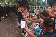 arthur na chegada do grêmio a fortaleza <!-- NICAID(16163759) -->