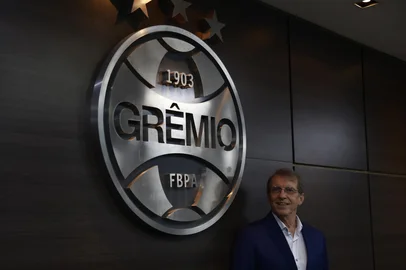 Jeff Botega / Agencia RBS Porto Alegre, RS, Brasil — Em sua primeira entrevista exclusiva como presidente do Grêmio, Odorico Roman fala abertamente sobre a situação do clube em 2025, os desafios enfrentados dentro e fora de campo e projeta os rumos da gestão para 2026, em um momento decisivo para o futuro tricolor.Indexador: jeff botega<!-- NICAID(16195559) -->