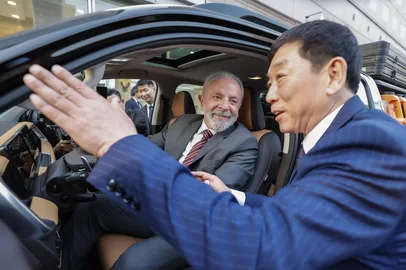 Presidente da República, Luiz Inácio Lula da Silva, durante visita aos carros da GWM. Pequim - China. Foto: Ricardo Stuckert / PRIndexador: Ricardo Stuckert / PR<!-- NICAID(16035359) -->
