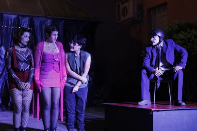 A Unidade de Teatro e Circo, da Secretaria Municipal da Cultura, anuncia que estão abertas as inscrições para o programa GentEncena 2025, até o dia 31 de março. Criado em 1998, o programa tem como objetivo incentivar e fortalecer as práticas de teatro e circo na cidade, oferecendo aulas gratuitas para a comunidade, com opções em diversos núcleos, atendendo diferentes idades e interesses. <!-- NICAID(15997522) -->