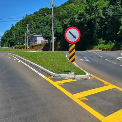 Obras de novas rotatórias na RS-235, em Nova Petrópolis e Canela, estão em fase de conclusão.<!-- NICAID(15904702) -->