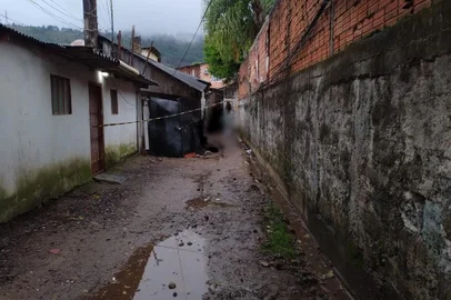 Dois homens mortos no Morro Santana<!-- NICAID(15567240) -->
