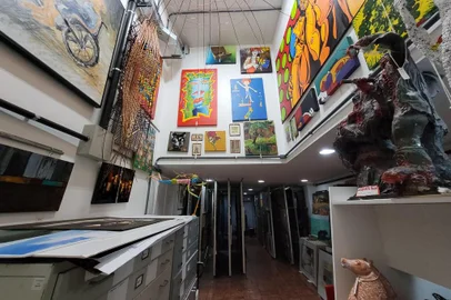 Secretaria Municipal de Cultura de Caxias do Sul lança Edital de Premiação com objetivo de ampliar a realização de projetos do segmento das Artes Visuais, envolvendo o AMARPEdital premiará o valor de R$ 16 mil para a realização de até dois projetos em 2024  <!-- NICAID(15465362) -->