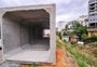 Parte de terreno onde construções foram demolidas para obras em galeria, em Caxias, será recomposta em janeiro