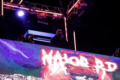 PORTO ALEGRE, RS, BRASIL, 19.05.2023: Rap In Cena promove ação inédita com guindaste e ilusionismo para anunciar a data do festival com show surpresa do rapper Major RD. Foto: Camila Hermes/Agencia RBS<!-- NICAID(15433704) -->