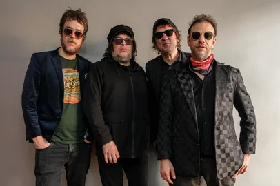 Banda Cachorro Grande<!-- NICAID(16056567) -->