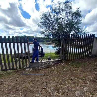 Vandalismo tem exigido consertos frequentes em represas de Caxias. Na foto, gradil da represa do complexo Dal Bó.<!-- NICAID(15349286) -->