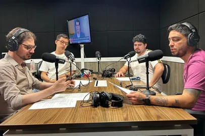 Podcast Paddock Gaúcha<!-- NICAID(15916087) -->