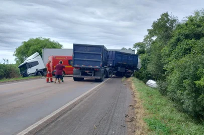 Acidente com morte na br-290 em Arroio dos Ratos<!-- NICAID(15970392) -->