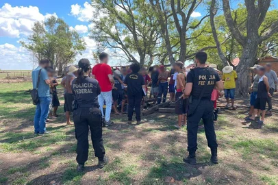 Trabalhadores em condições análogas à escravidão foram resgatados em propriedades rurais de Uruguaiana - Foto: Polícia Federal/Divulgação<!-- NICAID(15372352) -->