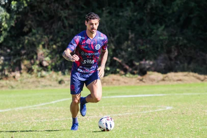 Lucas Cunha, zagueiro do Caxias<!-- NICAID(16036765) -->