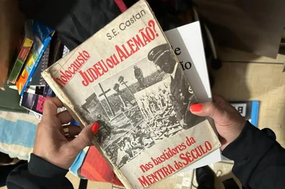 Polícia faz operação contra na Região Metropolitana e no Vale do Sinos contra suspeitos de apologia ao nazismo. Foto: Polícia Civil / Divulgação<!-- NICAID(15448506) -->