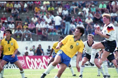Seleção Brasileira de futebol.Jogo amistoso: Brasil 3 x 1 AlemanhaLocal: Estádio Beira-Rio, em Porto Alegre, RSData: 16/12/1992-CRÉDITO: José Doval, Agência RBS, 16/12/1992-#ENVELOPE: 122945<!-- NICAID(14874653) -->
