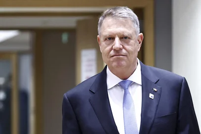 (FILES) Romania's President Klaus Iohannis arrives to attend a European Council summit at the EU headquarters in Brussels on March 21, 2024. Romanian President Klaus Iohannis on February 10, 2025 announced he would resign following pressure for him to leave the post after a court cancelled the country's 2024 presidential election. (Photo by Sameer Al-Doumy / AFP)Editoria: POLLocal: BrusselsIndexador: SAMEER AL-DOUMYSecao: diplomacyFonte: AFPFotógrafo: STF<!-- NICAID(15972794) -->