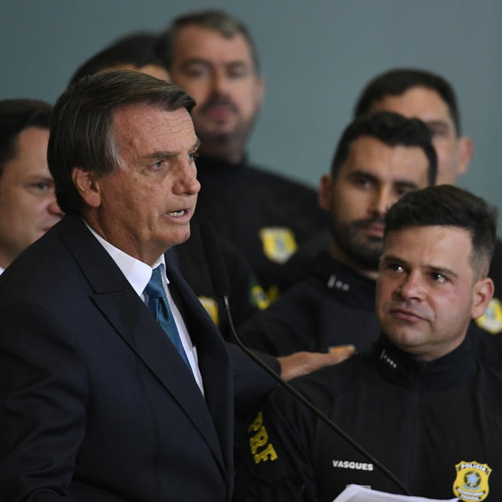 Bolsonaro exonera diretor-geral da PRF investigado por atuação no segundo turno das eleições | GZH