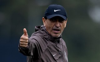 Ramón Díaz no Corinthians<!-- NICAID(16131377) -->