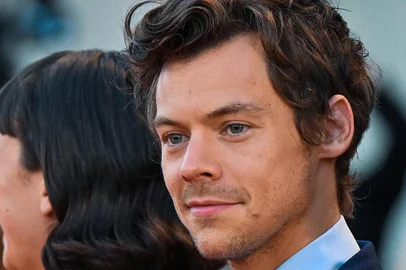 (From L) US actor Chris Pine, US director and actress Olivia Wilde, Sydney Chandler and British singer and actor Harry Styles arrive on September 5, 2022 for the screening of the film "Don't Worry Darling" presented out of competition as part of the 79th Venice International Film Festival at Lido di Venezia in Venice, Italy. (Photo by Tiziana FABI / AFP)<!-- NICAID(15198188) -->
