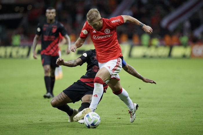 Colorado recebeu o Athletico-PR no Beira-Rio
