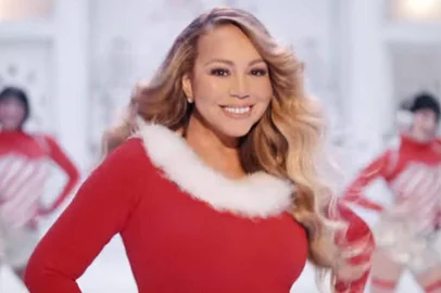 Mariah Carey lança novo clipe de "All I Want For Christmas Is You"<!-- NICAID(14366281) -->