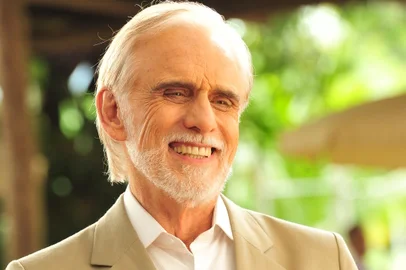 Mariano (Francisco Cuoco) em A Vida da Gente.<!-- NICAID(7955446) -->
