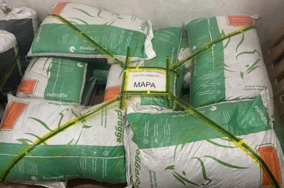 Contaminadas, rações da empresa Nutratta já causaram a morte de 245 cavalos no Brasil. Os óbitos foram registrados nos Estados de Minas Gerais, São Paulo, Rio de Janeiro e Alagoas, e vêm sendo investigados pelo Ministério da Agricultura desde o recebimento da primeira denúncia, em 26 de maio.<!-- NICAID(16080171) -->