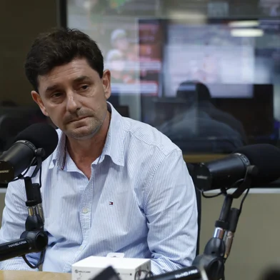 PORTO ALEGRE, RS, BRASIL, 13-11-2025:  Marcelo Caumo, ex-prefeito de Lajeado e atual secretário estadual do Desenvolvimento Urbano e Metropolitano concede entrevista ao Programa Atualidade da Gaúcha. Foto: Jeff Botega/Agência RBS<!-- NICAID(16166381) -->
