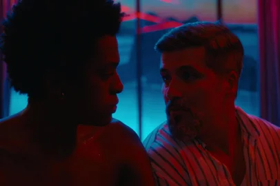 Patrick Congo e Bruno Gagliasso em "Os 4 de Candelária"<!-- NICAID(15906992) -->