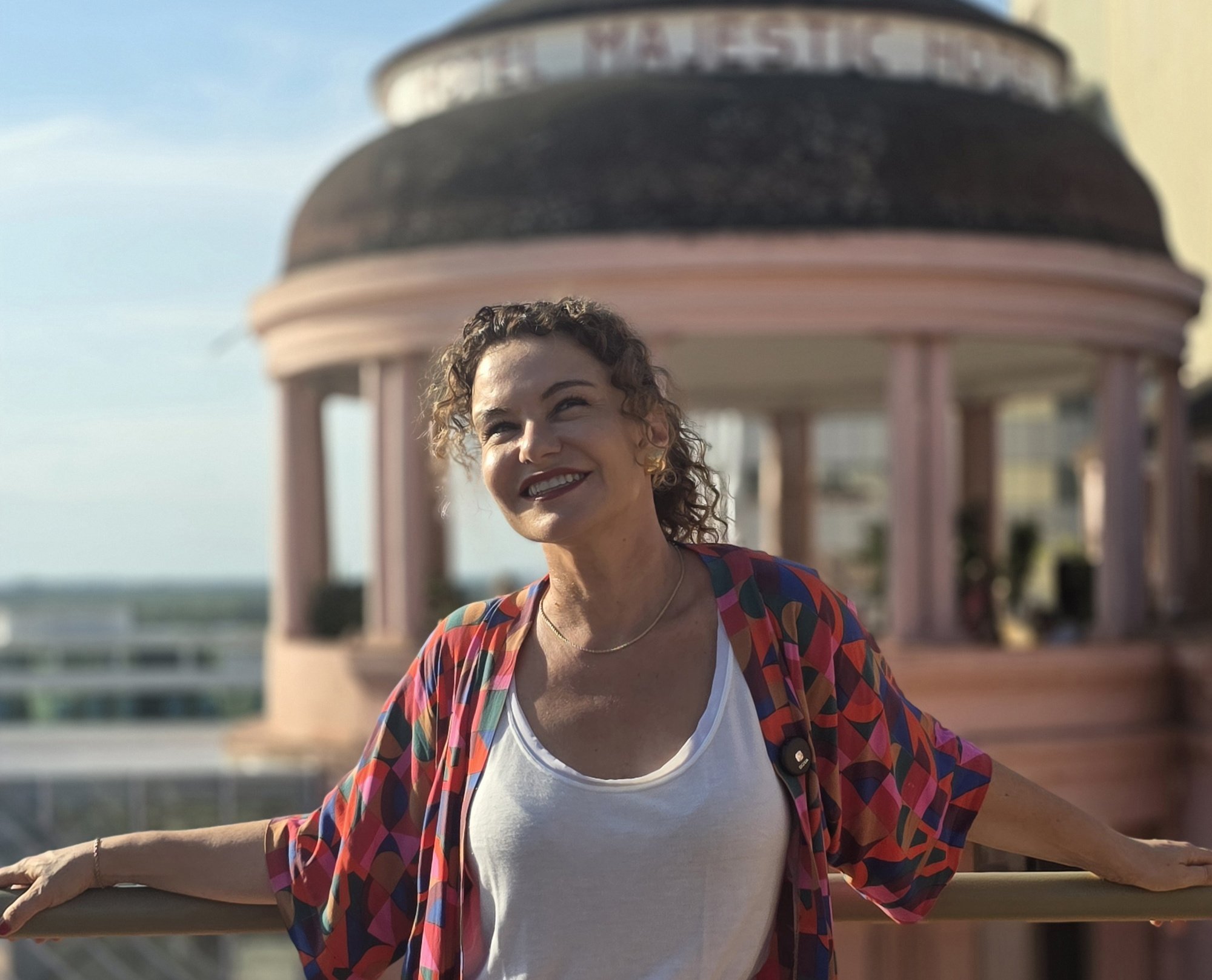 "Tem muito da hist&oacute;ria de Porto Alegre e do RS": no anivers&aacute;rio da cidade, Sara Bodowsky escolhe a Casa de Cultura Mario Quintana como seu lugar