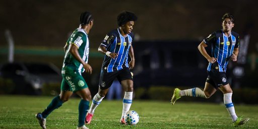 Vaiado pela torcida, Grêmio perde para a Chapecoense em amistoso no Mato Grosso