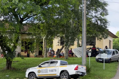 Grupo de indígenas ocupam temporariamente antiga escola de Pinto Bandeira<!-- NICAID(16202813) -->