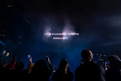 Samsung apresenta nova forma de interagir com dispositivos móveis por meio de uma experiência holográfica, antes do Galaxy Unpacked 2025<!-- NICAID(15958428) -->