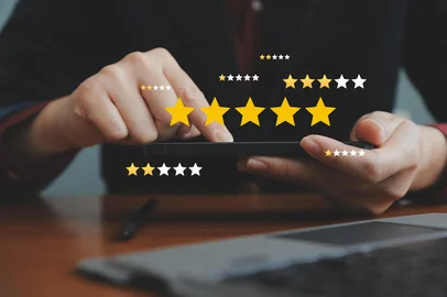 Online customer satisfaction Survey service concept, client rate service from experience in application,Consumer give five-Stars and feedback review for quality, Business reputation ranking from buyer<!-- NICAID(16117829) -->
